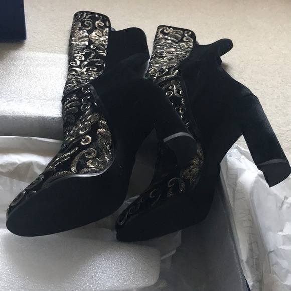 Stuart Weitzman To The Knee Boots - embroidery - Picture 6 of 8